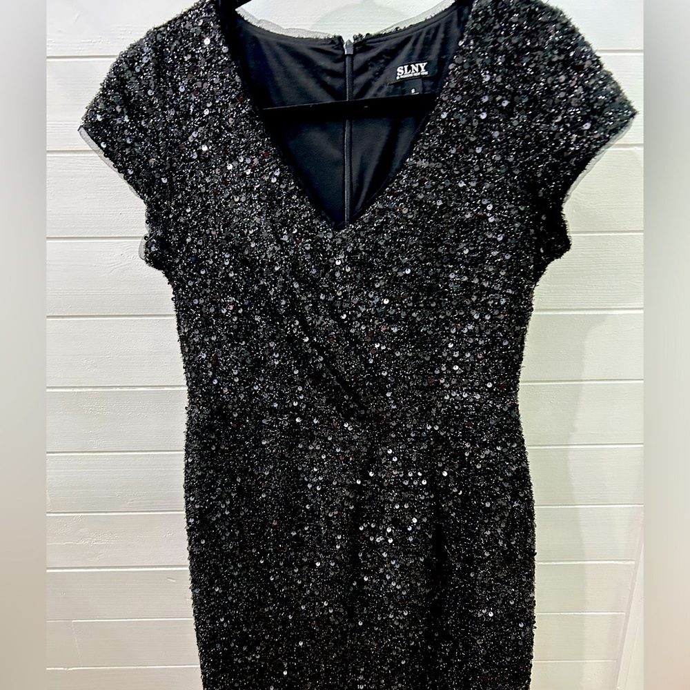 Great party dress. Comfy enough to dance the night away!